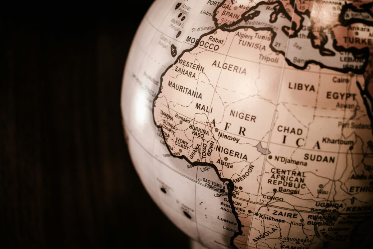 アフリカ北西〜中央部の地図。国ごとの位置や広さを理解し、アフリカの現状を具体的にイメージしやすくするための写真